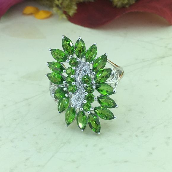 Green Emerald CZ 925 Sterling Silver Cluster Ring - Picture 1 of 7